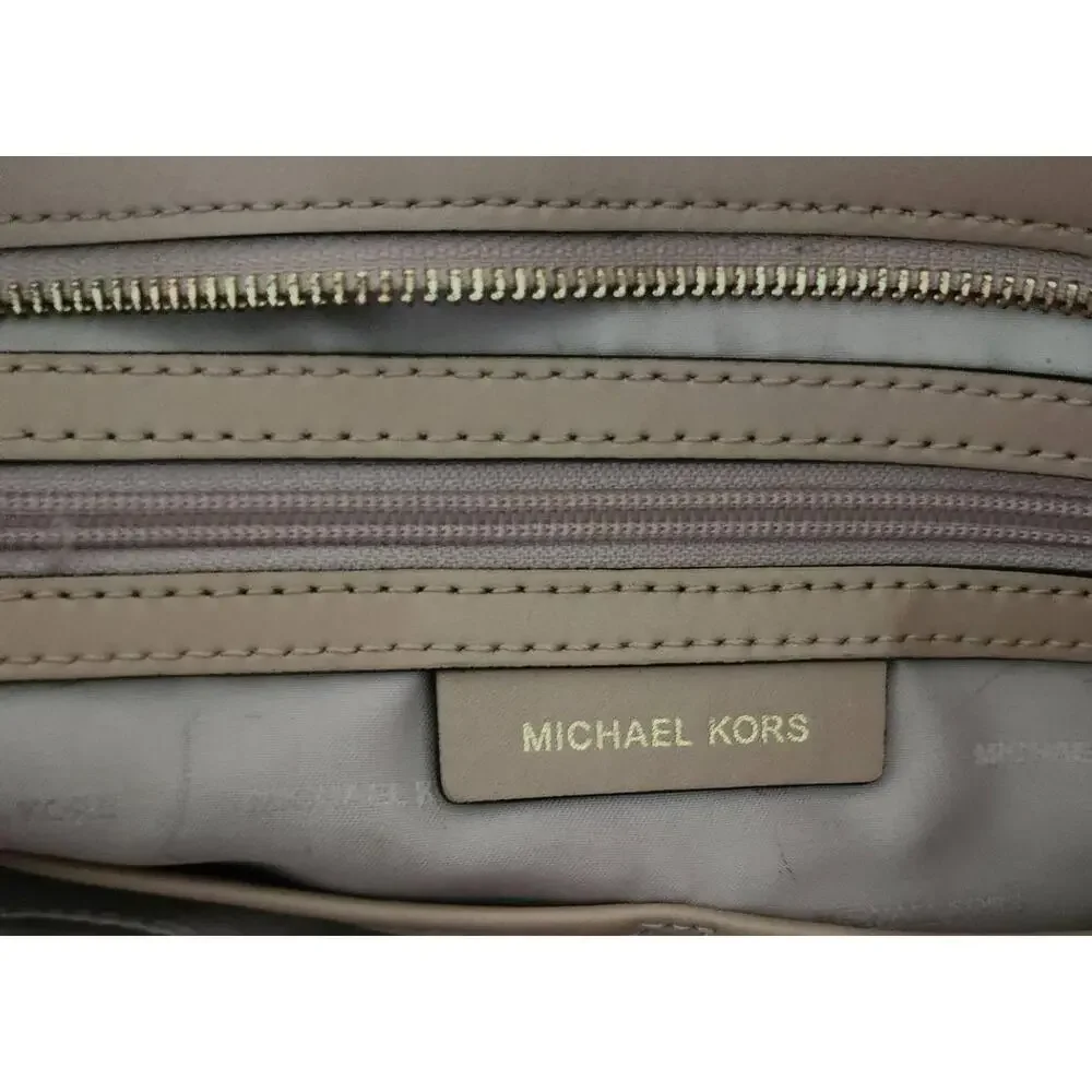 Michael Kors Bag Womens Size Medium Beige Tote Travel‎ Double Handles Logo